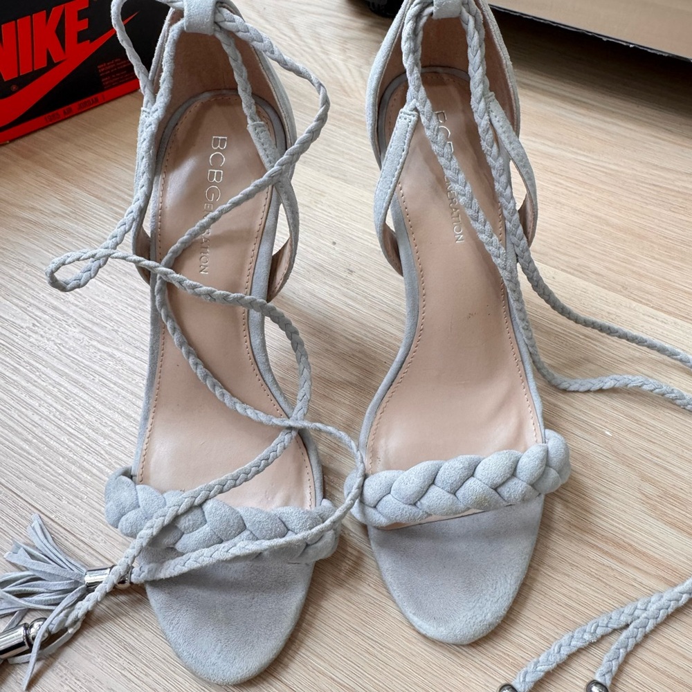 BCBGMaxAzria Women's Light Gray Braided Sandals